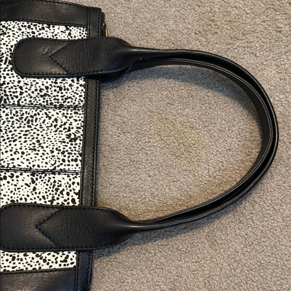Fossil Black and White Calve Hair Shoulder Bag with Two-Tone Elegance - Picture 6 of 14